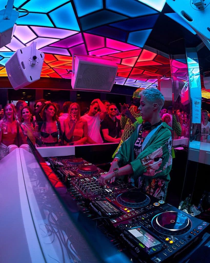 Wild Corner Hi Ibiza Things To Do Crowd and lighting inside Hï Ibiza