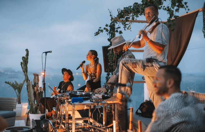 The Cloud 9 | Dj Sessions, Live Music & Cocktails By Handshake