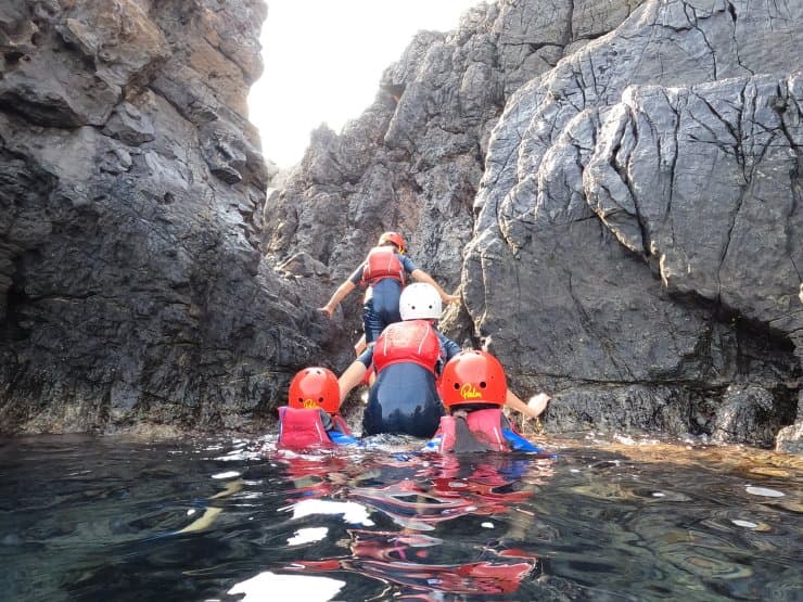 Coasteering Ibiza: Pure adrenaline by the sea