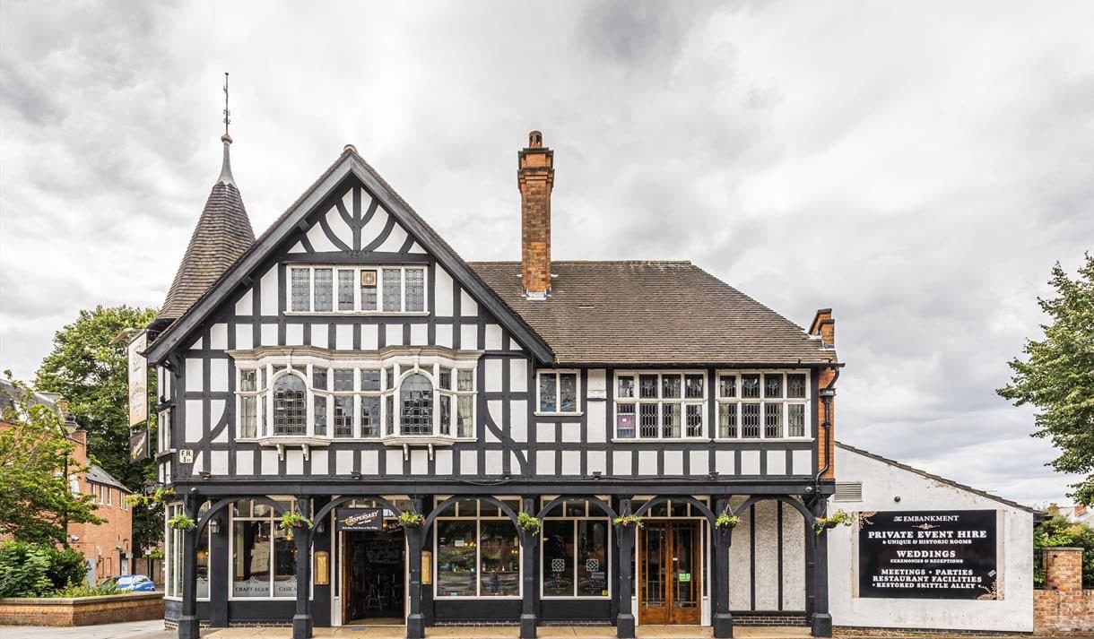 Pubs for the People! with Amit Singh and Sivamohan Valluvan