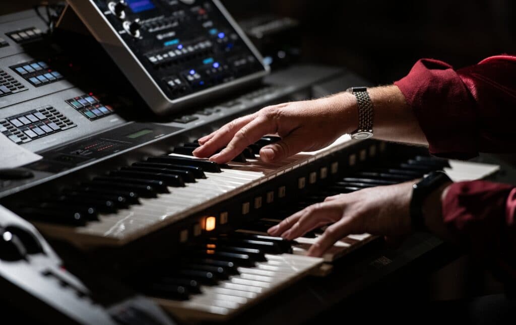 Nottingham Organ Society…David Harrild (In the Bar!)