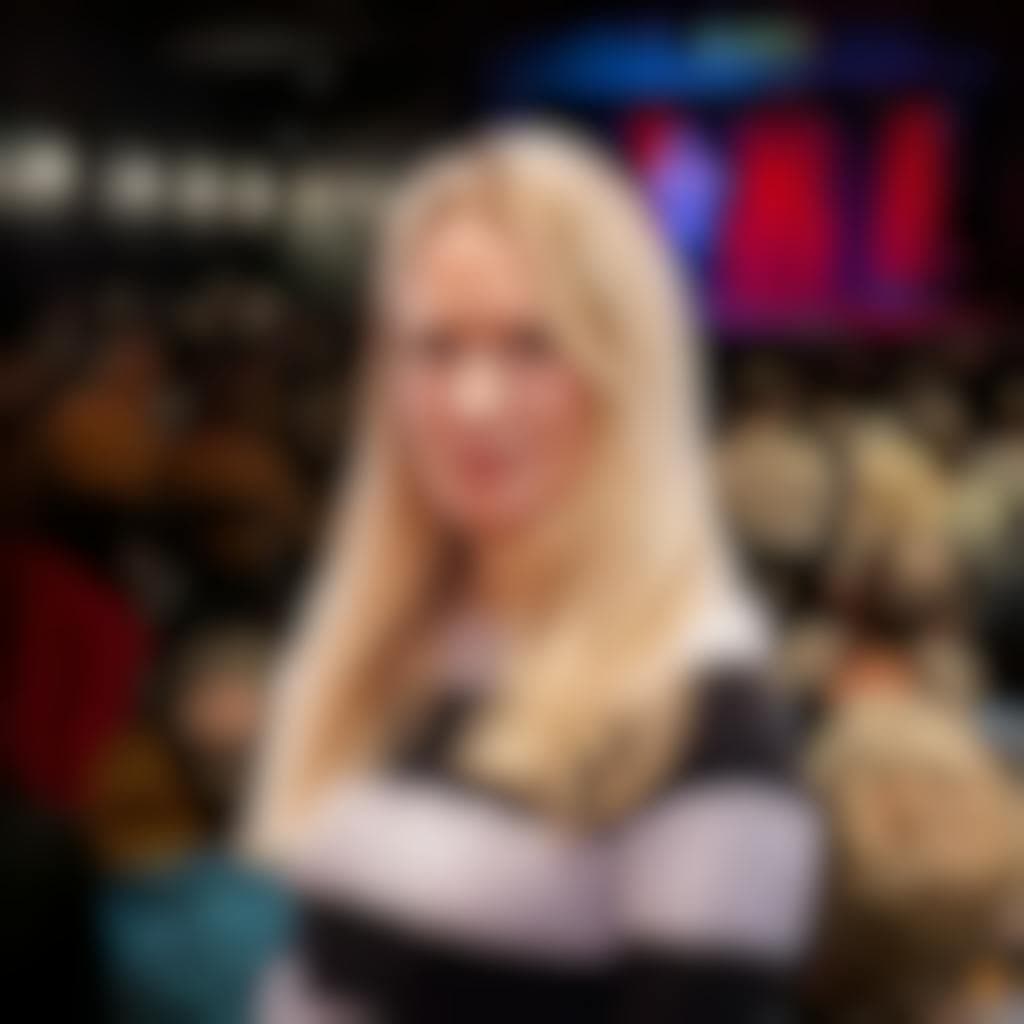 Funny Beeseness: Lucy Beaumont