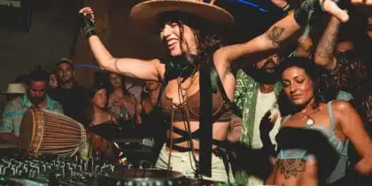 Música y diversión en Akasha Las Dalias Club