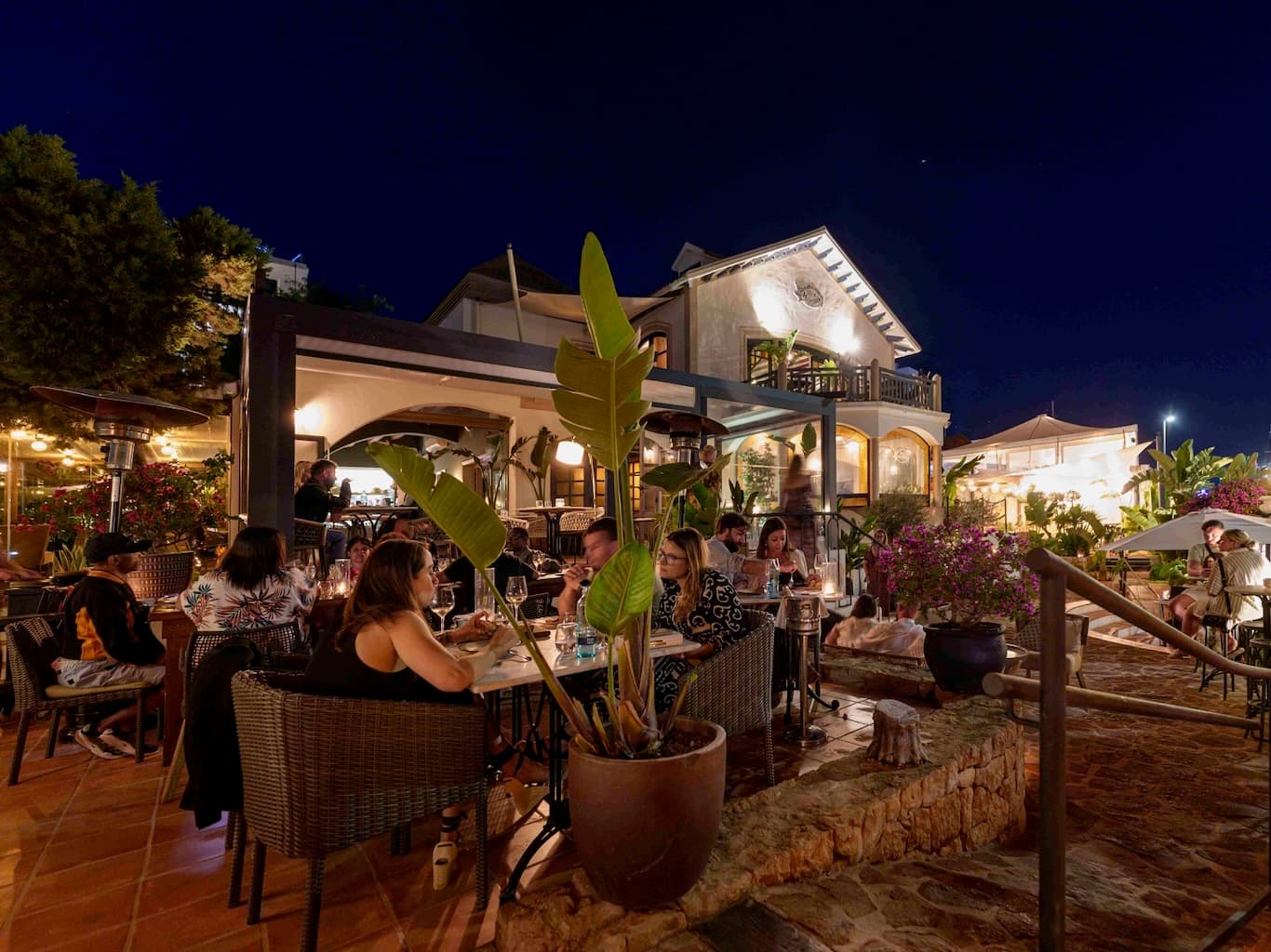 BE.LANUIT & Tupac Peralta Live at Villa Mercedes